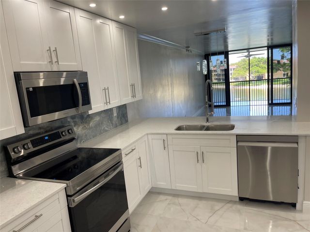 6530 Coral Lake Drive 306, Margate, FL 33063
