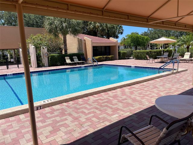 6530 Coral Lake Drive 306, Margate, FL 33063