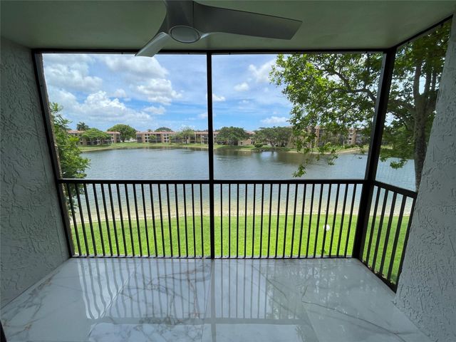 6530 Coral Lake Drive 306, Margate, FL 33063