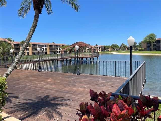 6530 Coral Lake Drive 306, Margate, FL 33063