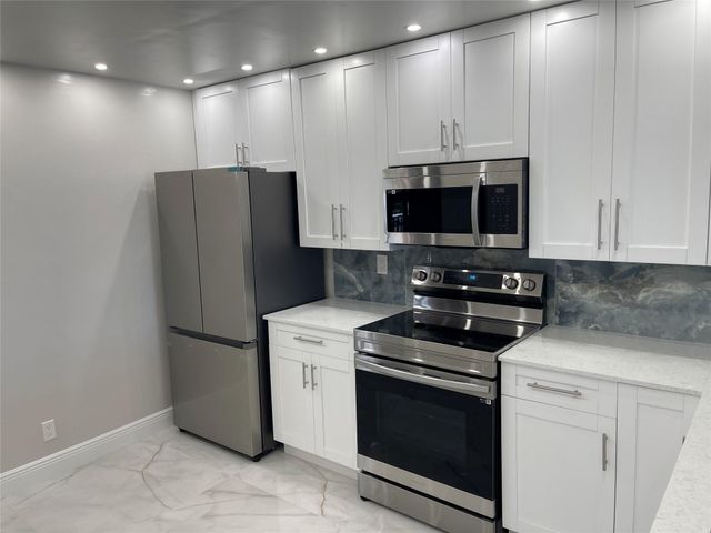 6530 Coral Lake Drive 306, Margate, FL 33063