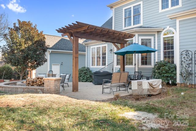 6065 Willow Farm Drive E, Denver, NC 28037