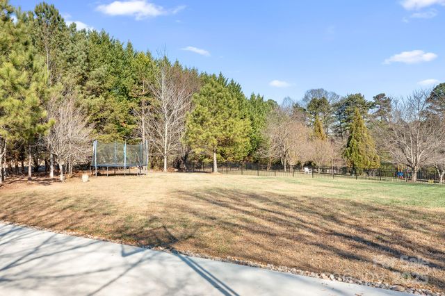 6065 Willow Farm Drive E, Denver, NC 28037
