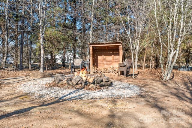 6065 Willow Farm Drive E, Denver, NC 28037