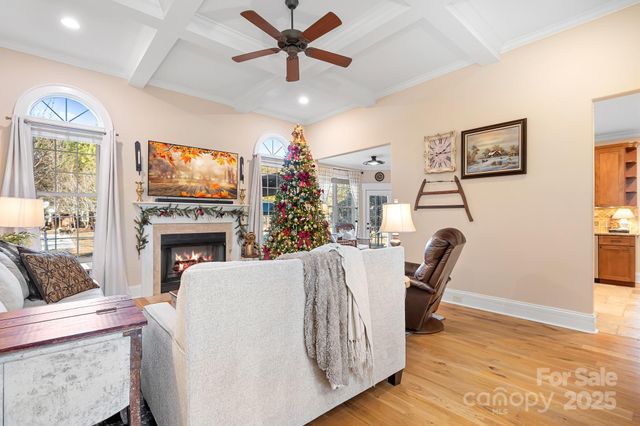 6065 Willow Farm Drive E, Denver, NC 28037