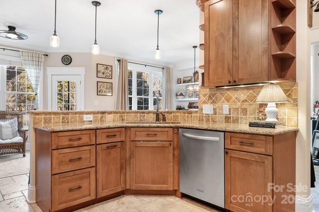 6065 Willow Farm Drive E, Denver, NC 28037