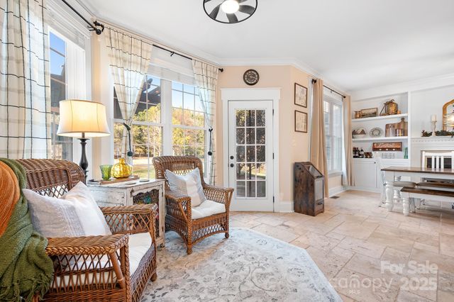 6065 Willow Farm Drive E, Denver, NC 28037