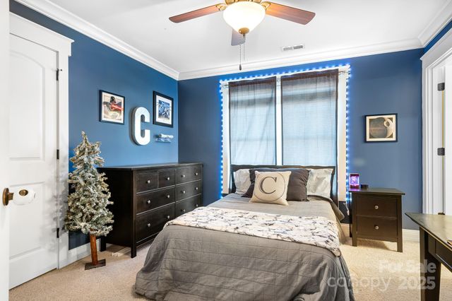 6065 Willow Farm Drive E, Denver, NC 28037