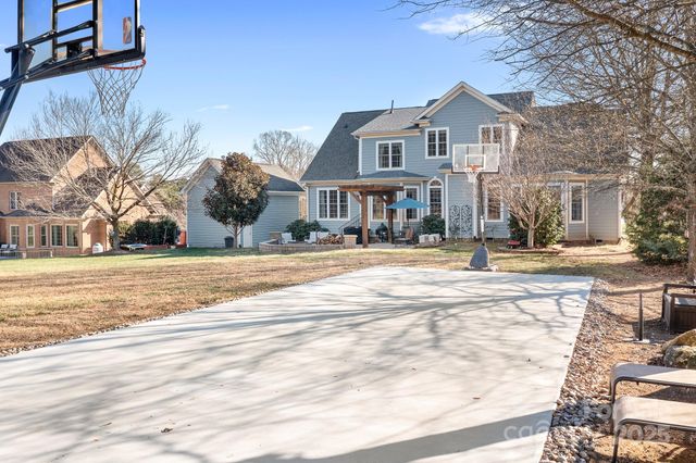 6065 Willow Farm Drive E, Denver, NC 28037