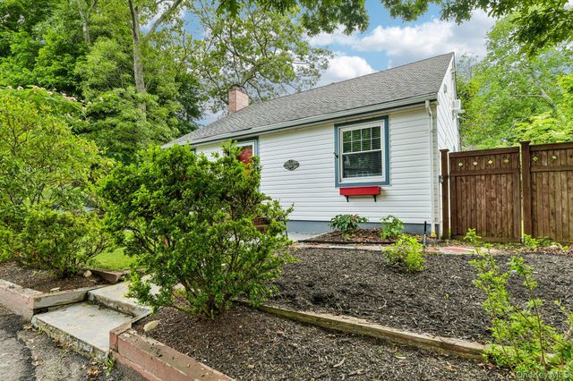 34 Solitaire Road, Rocky Point, NY 11778