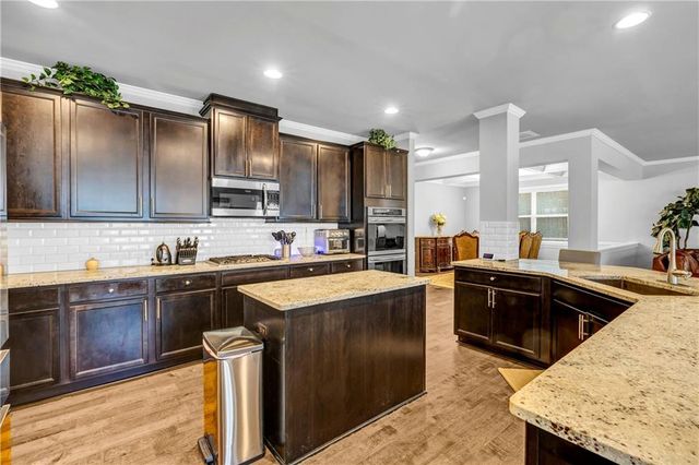 3575 Davis Boulevard, Atlanta, GA 30349