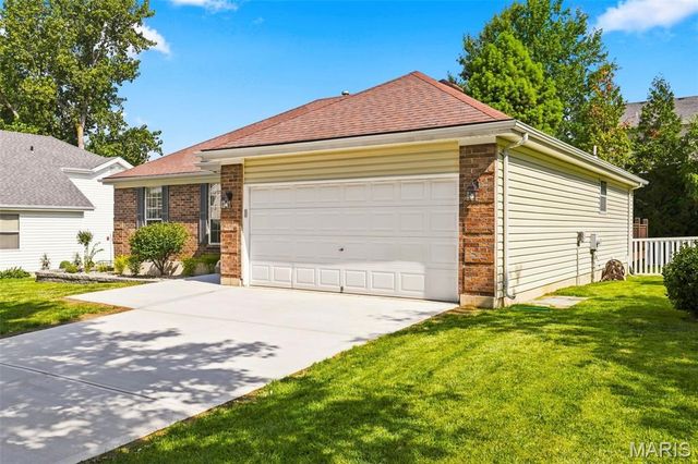 341 Falcon Hill Drive, O'fallon, MO 63368