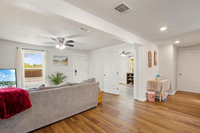 207 E 4th Street, Weatherford, TX 76086