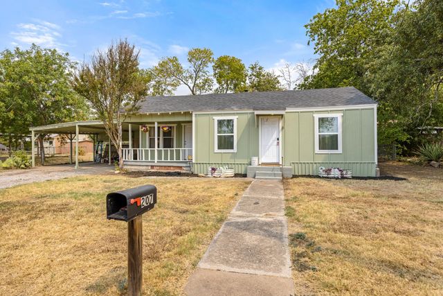 207 E 4th Street, Weatherford, TX 76086