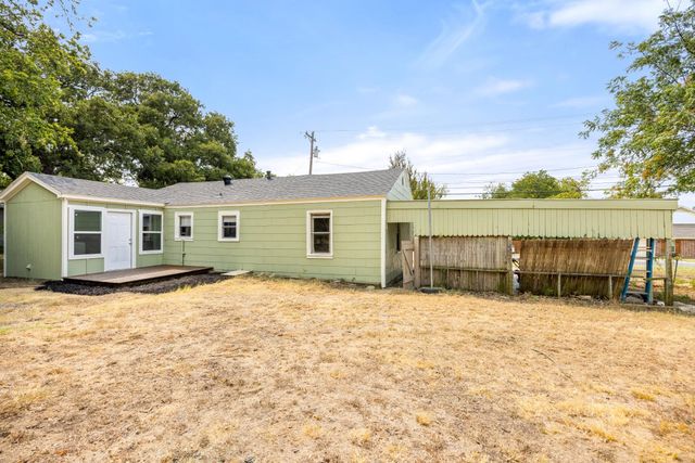 207 E 4th Street, Weatherford, TX 76086
