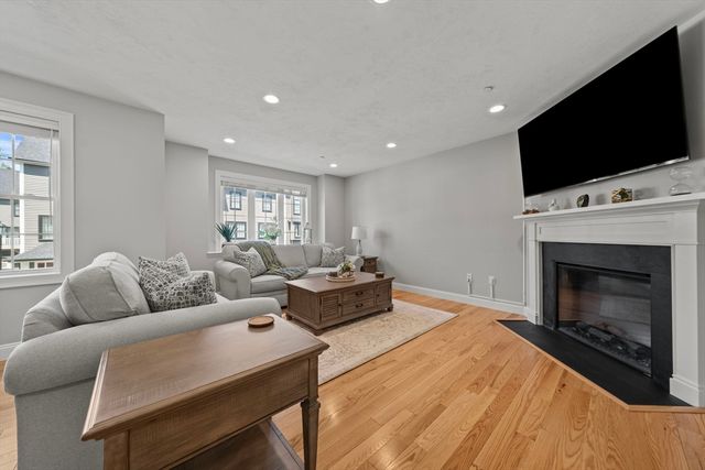 168 Lowell St 1, Wilmington, MA 01887