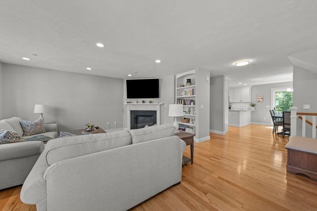 168 Lowell St 1, Wilmington, MA 01887
