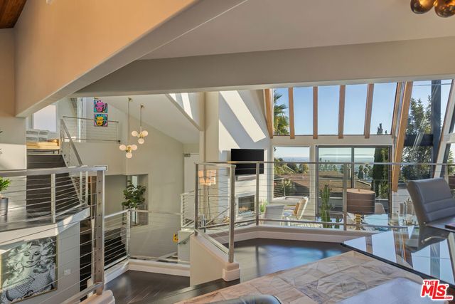 5682 Spreading Oak Drive, Los Angeles, CA 90068