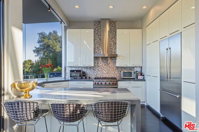 5682 Spreading Oak Drive, Los Angeles, CA 90068