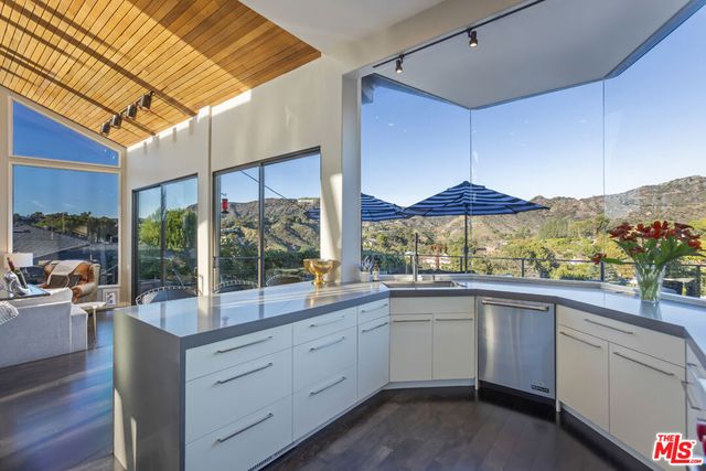 5682 Spreading Oak Drive, Los Angeles, CA 90068