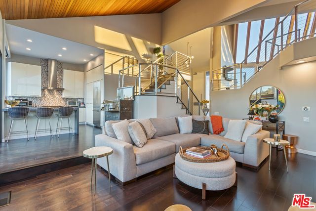 5682 Spreading Oak Drive, Los Angeles, CA 90068