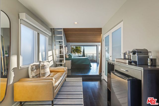 5682 Spreading Oak Drive, Los Angeles, CA 90068