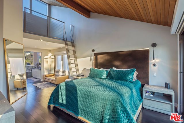 5682 Spreading Oak Drive, Los Angeles, CA 90068