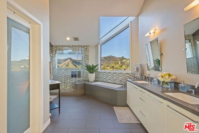 5682 Spreading Oak Drive, Los Angeles, CA 90068