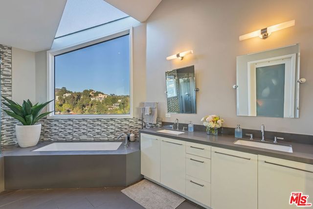 5682 Spreading Oak Drive, Los Angeles, CA 90068