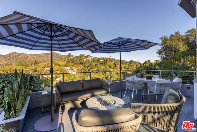 5682 Spreading Oak Drive, Los Angeles, CA 90068