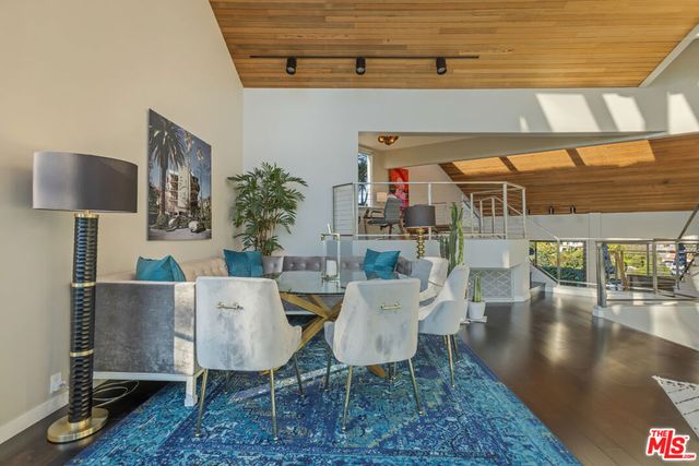 5682 Spreading Oak Drive, Los Angeles, CA 90068