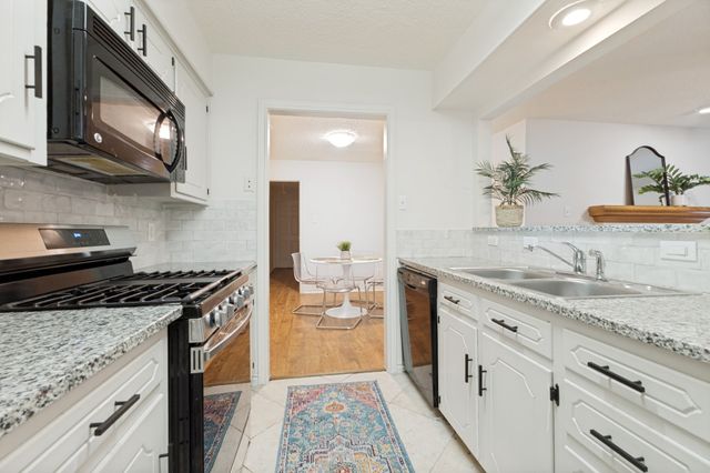 811 Saint Paul Court, Richardson, TX 75080