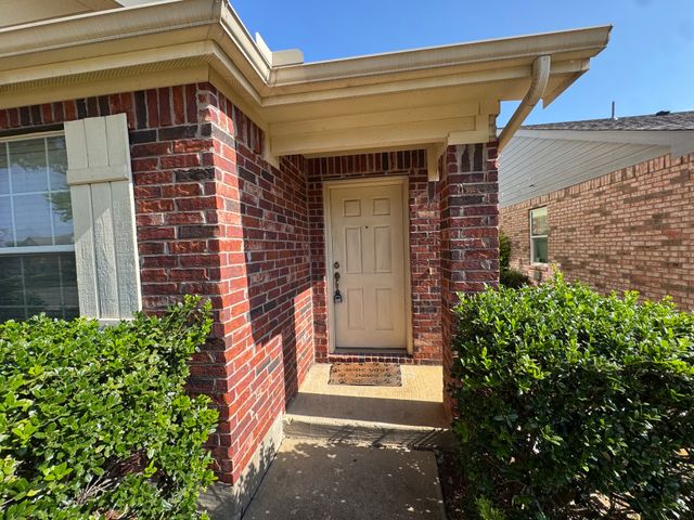 8831 Holliday Lane, Aubrey, TX 76227