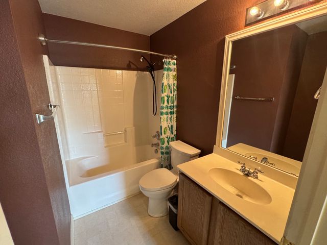 8831 Holliday Lane, Aubrey, TX 76227