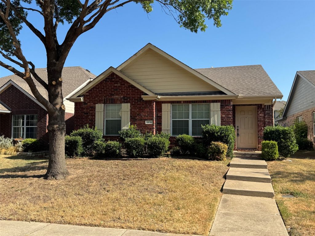 8831 Holliday Lane, Aubrey, TX 76227