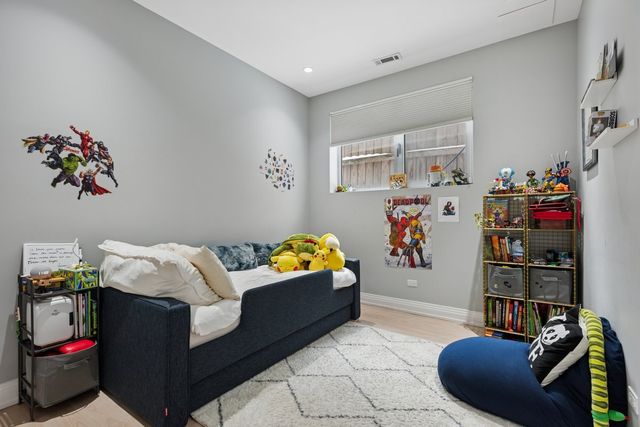 1437 W Diversey Parkway 1W, Chicago, IL 60614