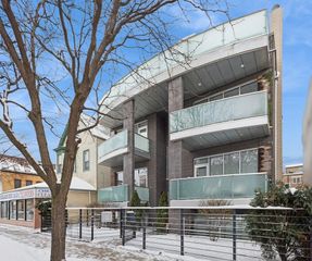 1437 W Diversey Parkway 1W, Chicago, IL 60614