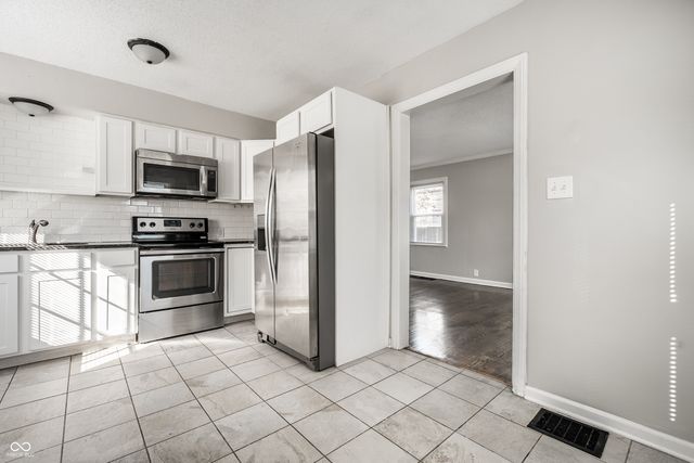 5038 Caroline Avenue, Indianapolis, IN 46205