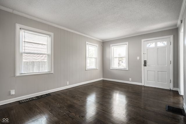 5038 Caroline Avenue, Indianapolis, IN 46205