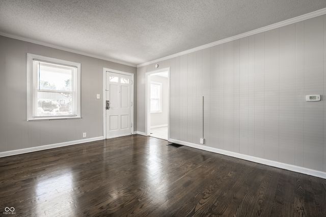 5038 Caroline Avenue, Indianapolis, IN 46205