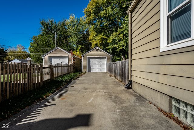 5038 Caroline Avenue, Indianapolis, IN 46205