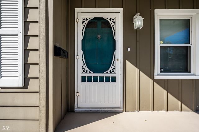 5038 Caroline Avenue, Indianapolis, IN 46205