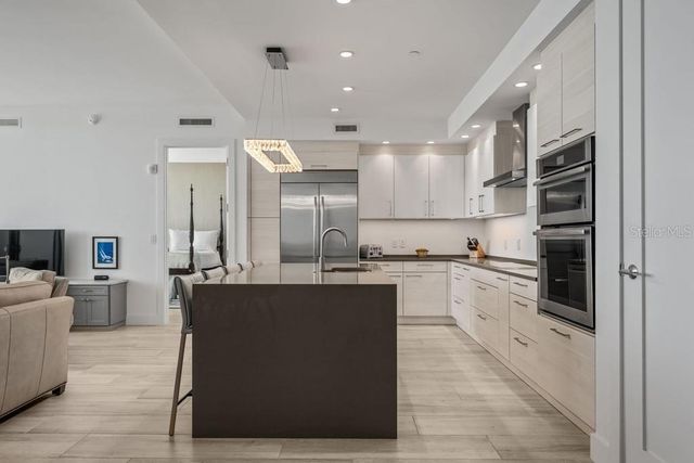 1155 N GULFSTREAM AVENUE 802, Sarasota, FL 34236
