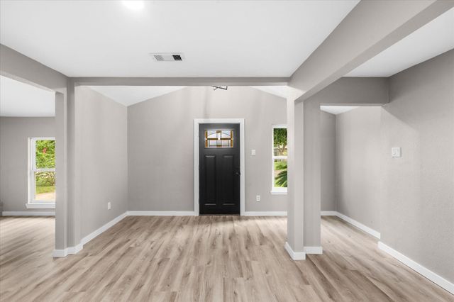 2205 21st Avenue N, Texas City, TX 77590