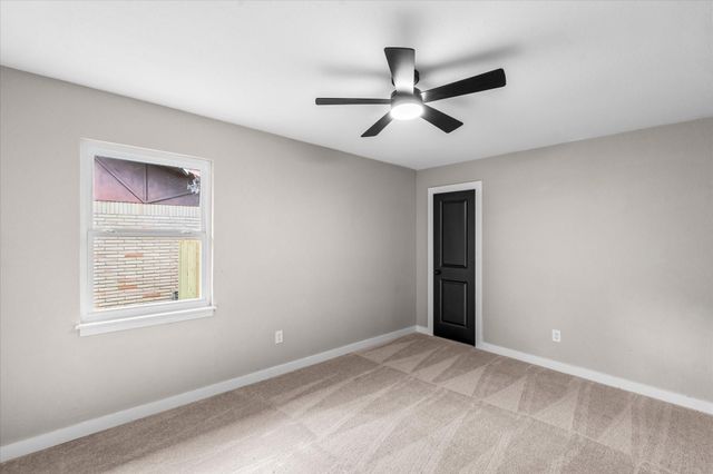 2205 21st Avenue N, Texas City, TX 77590
