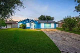 2205 21st Avenue N, Texas City, TX 77590