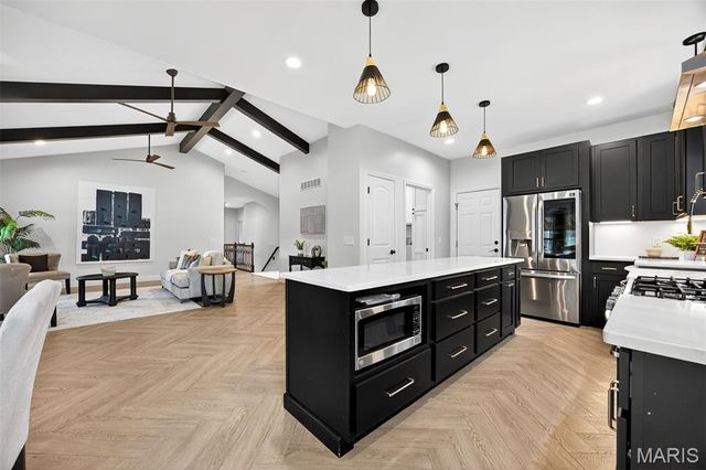 4 Sunset Acres Drive, Cottleville, MO 63304