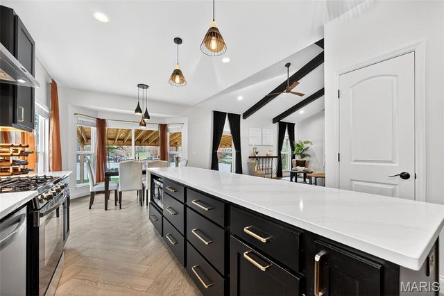 4 Sunset Acres Drive, Cottleville, MO 63304