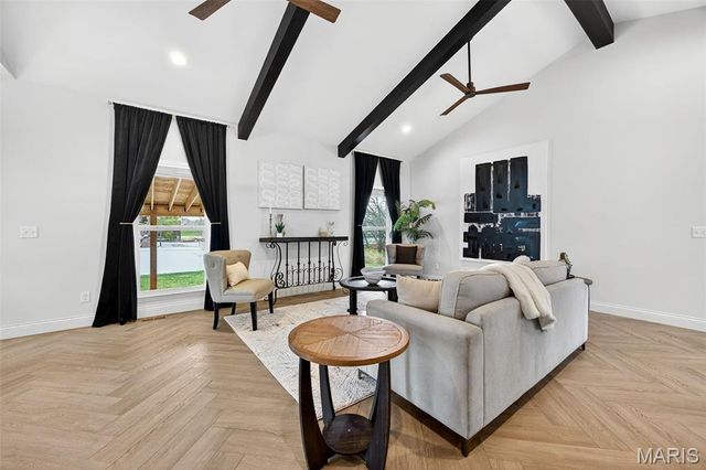 4 Sunset Acres Drive, Cottleville, MO 63304