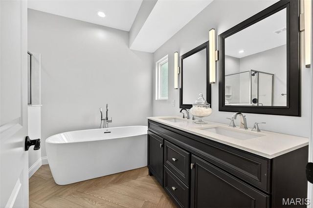 4 Sunset Acres Drive, Cottleville, MO 63304